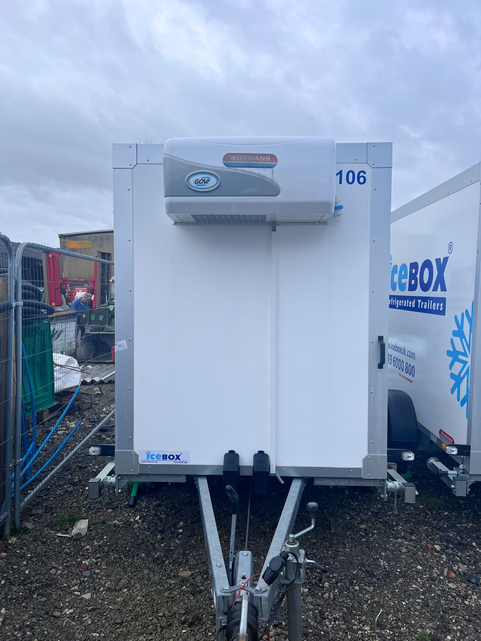 RT08-106 2.4m Chiller Trailer