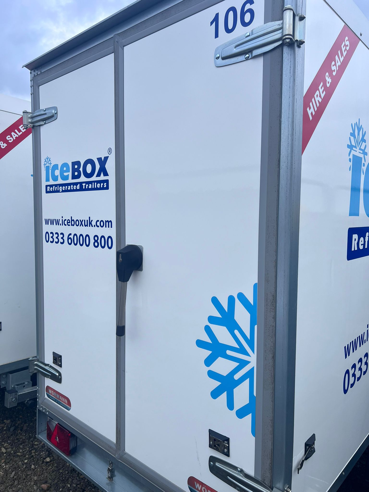 RT08-106 2.4m Chiller Trailer
